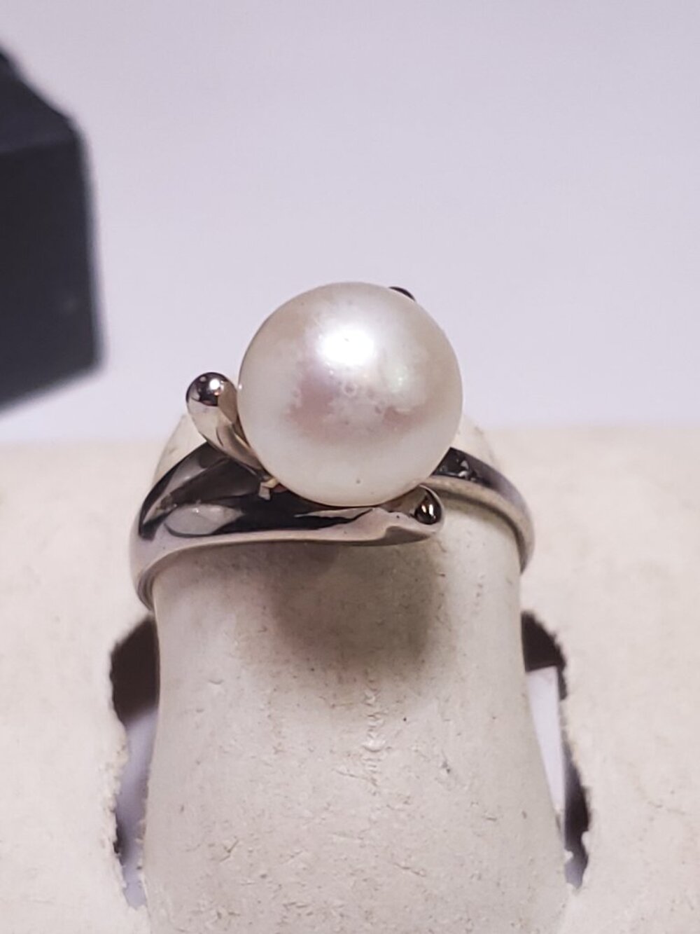 Estate 8.7mm Nice Natural Cultured Pearl simple twist 14Kt White Gold Ring#24480